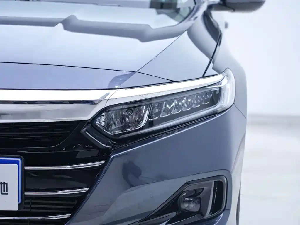Honda Accord — фото 9