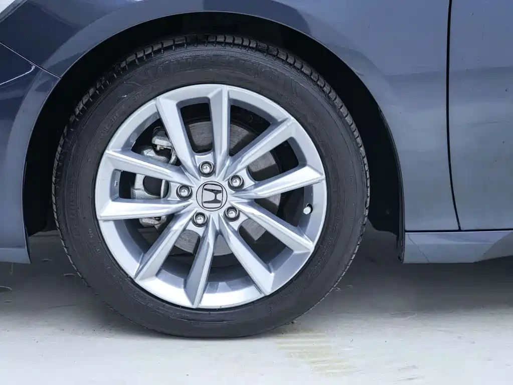 Honda Accord — фото 10