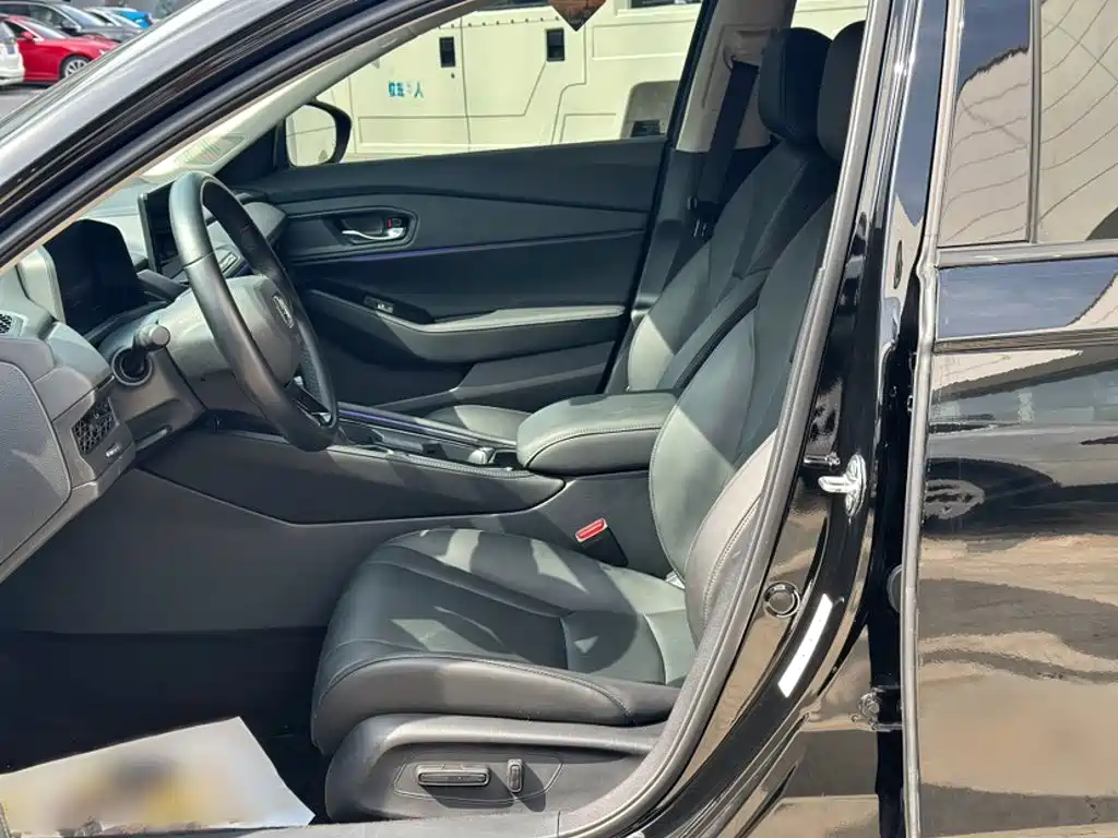 Honda Accord — фото 11
