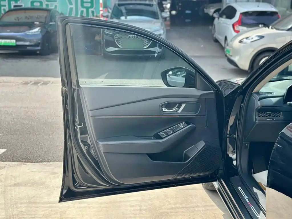 Honda Accord — фото 15