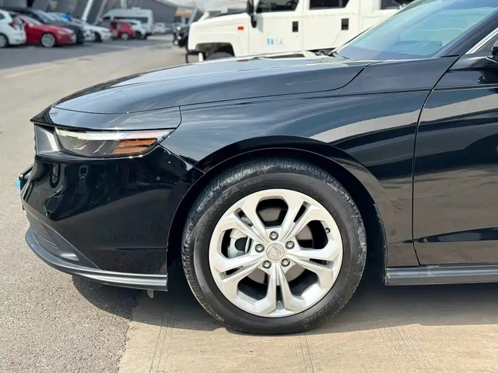 Honda Accord — фото 8