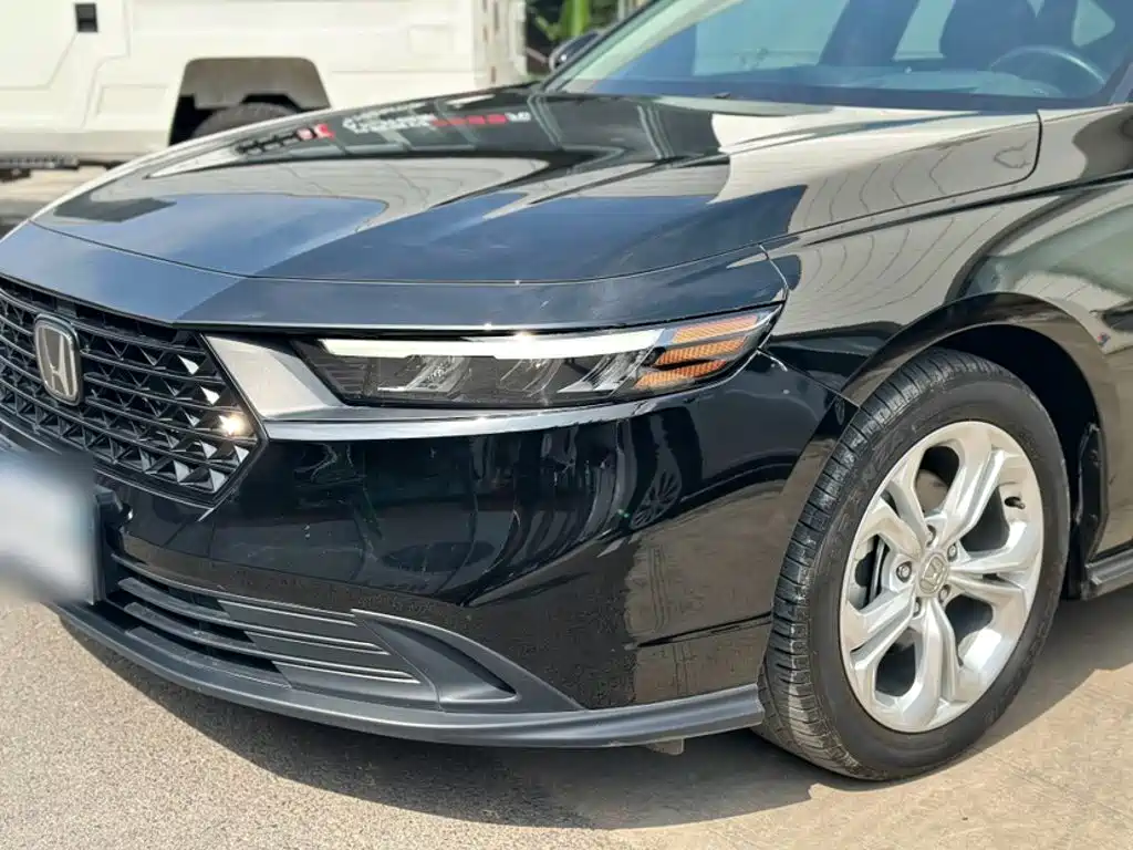Honda Accord — фото 10