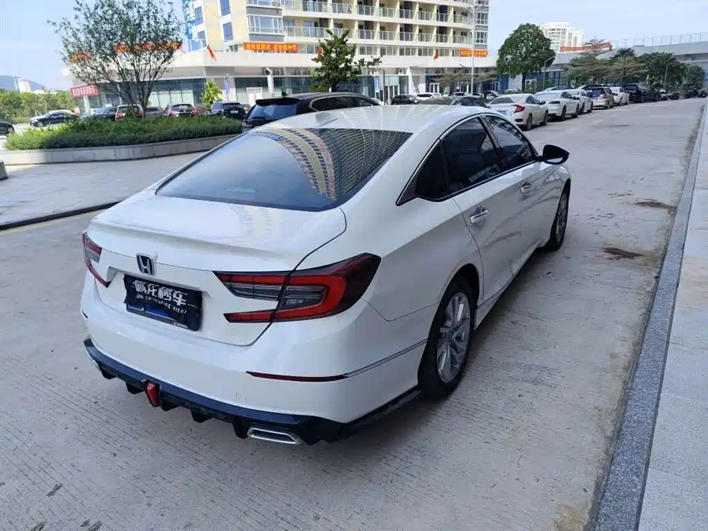 Honda Accord — фото 4