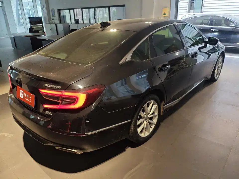 Honda Accord — фото 2