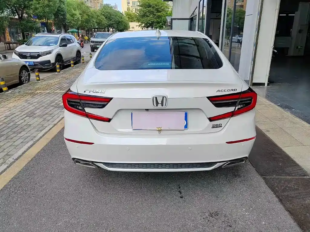 Honda Accord — фото 3