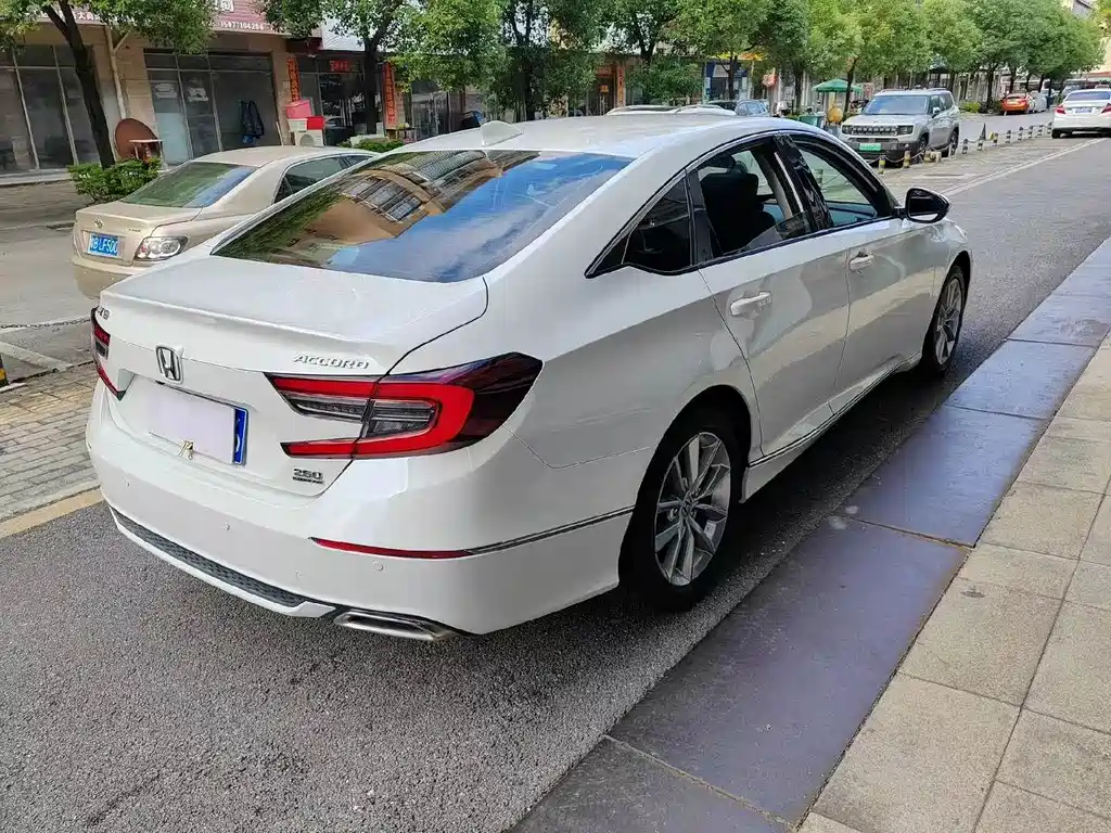 Honda Accord — фото 4