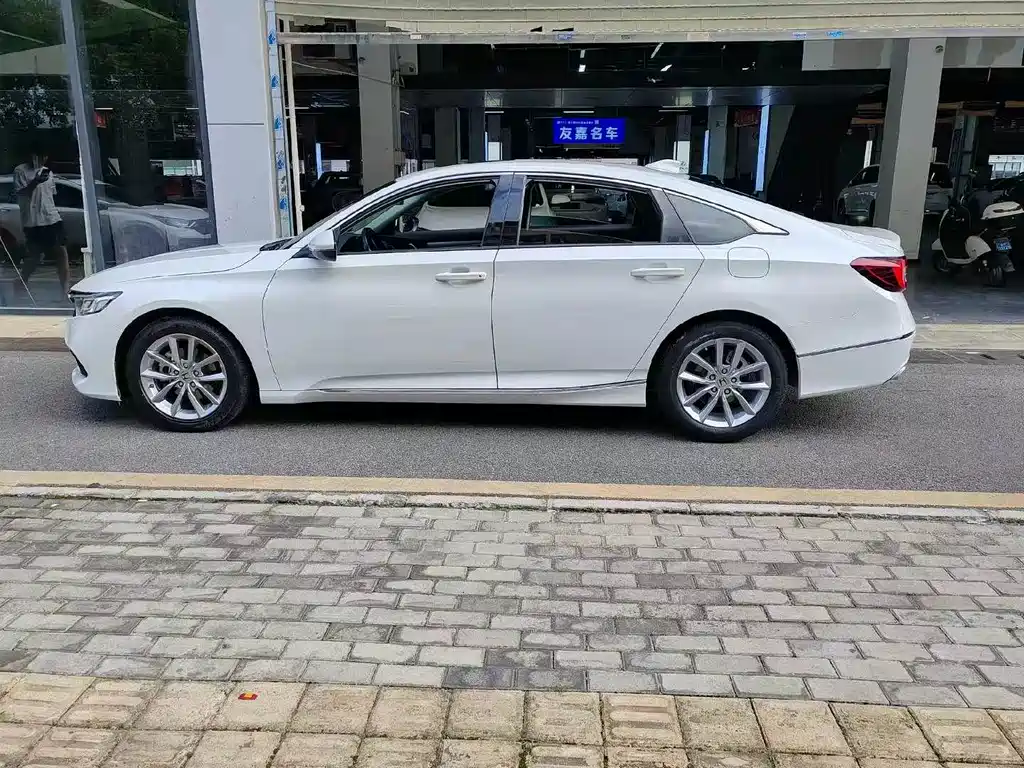 Honda Accord — фото 5