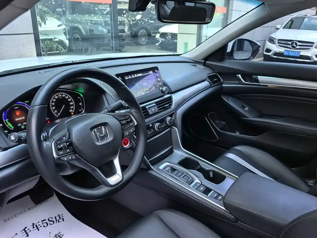 Honda Accord — фото 11