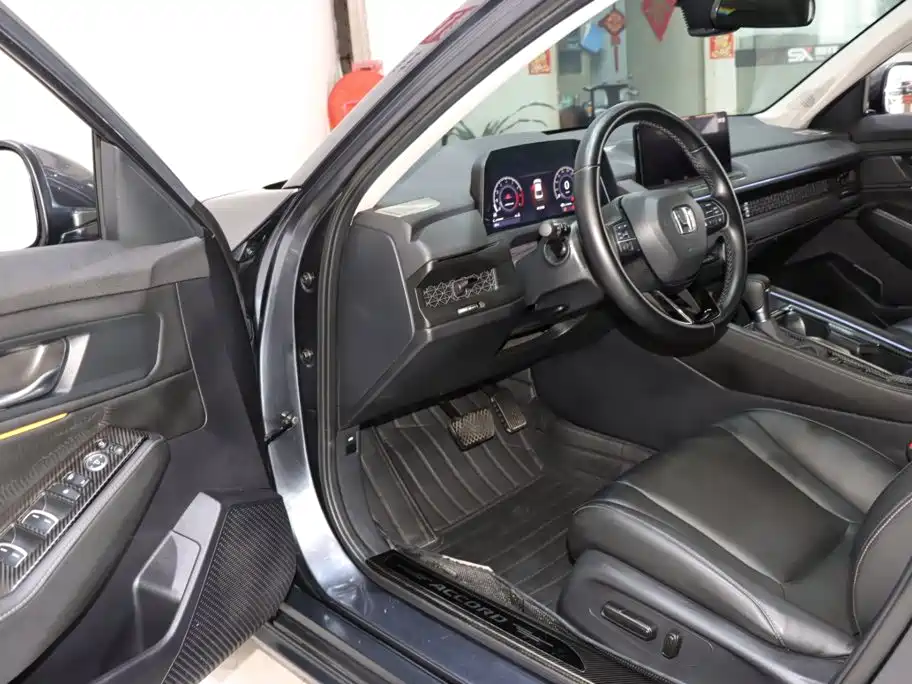Honda Accord — фото 9