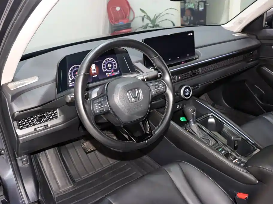 Honda Accord — фото 10