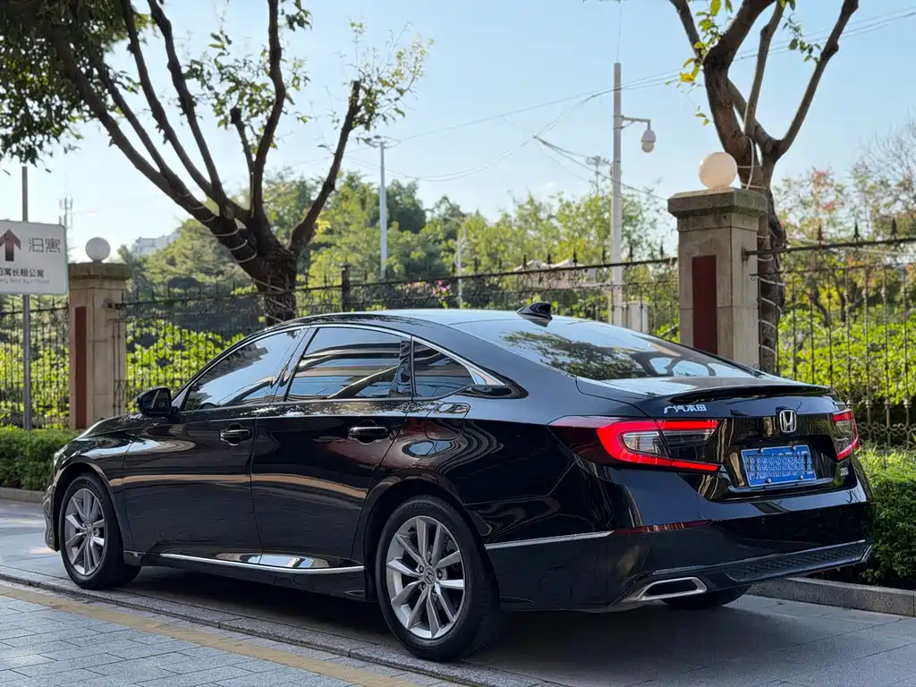 Honda Accord — фото 3