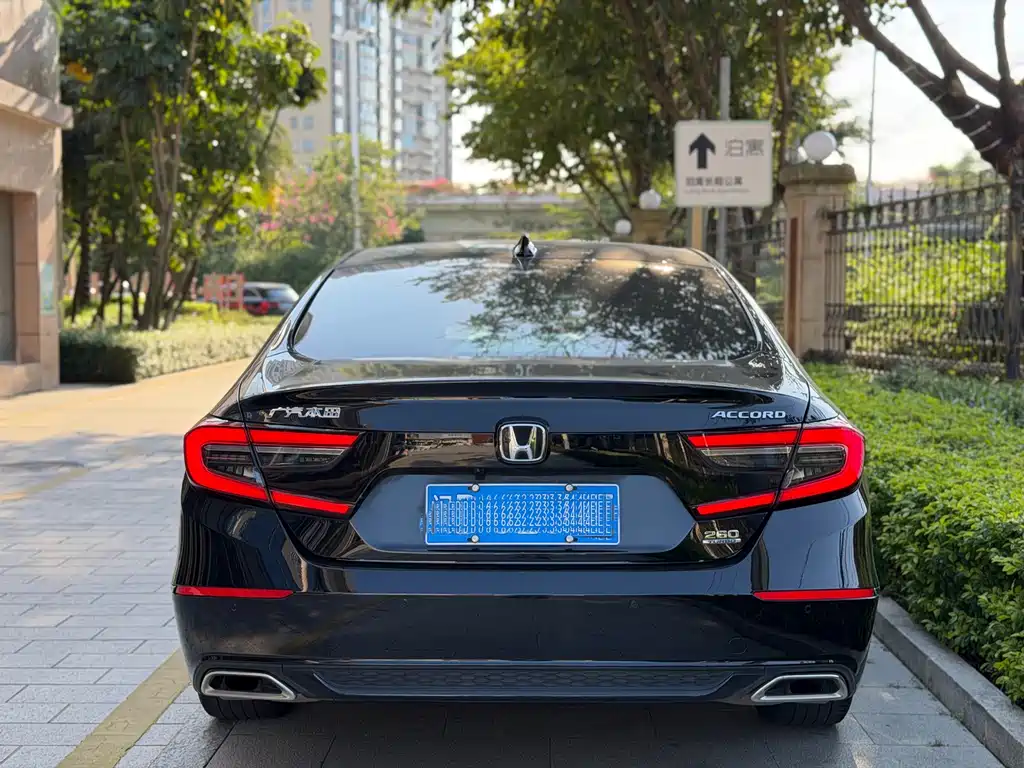 Honda Accord — фото 4