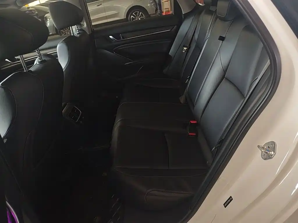 Honda Accord — фото 17