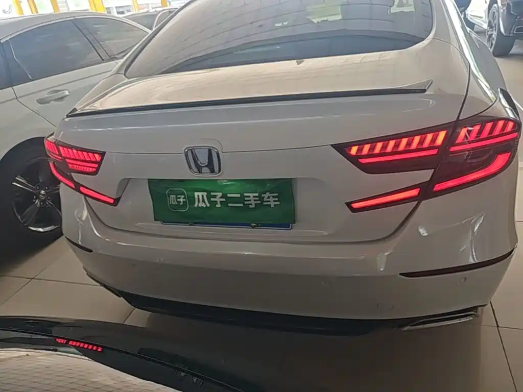 Honda Accord — фото 6
