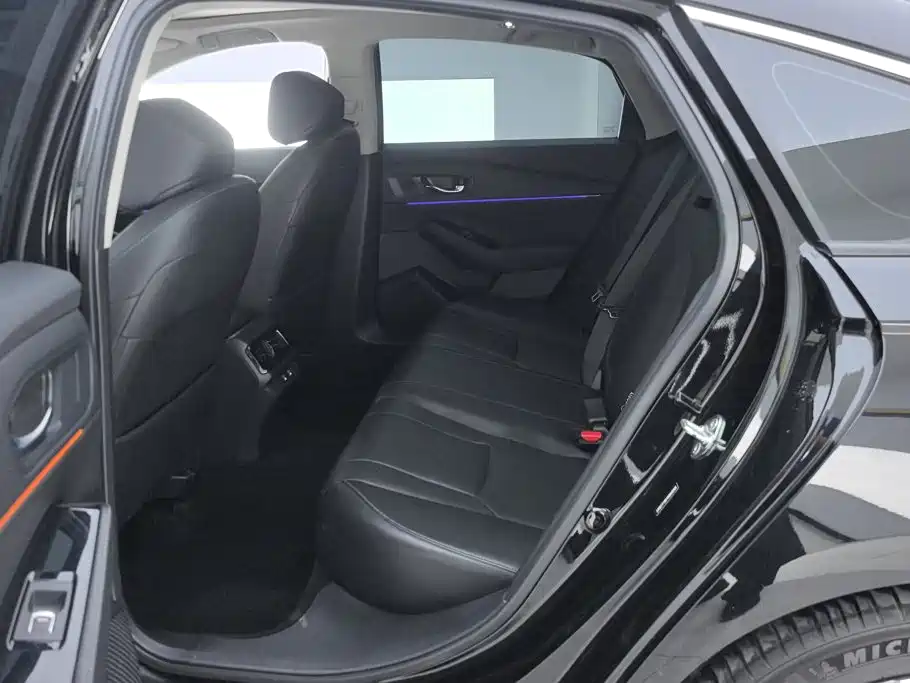 Honda Accord — фото 11