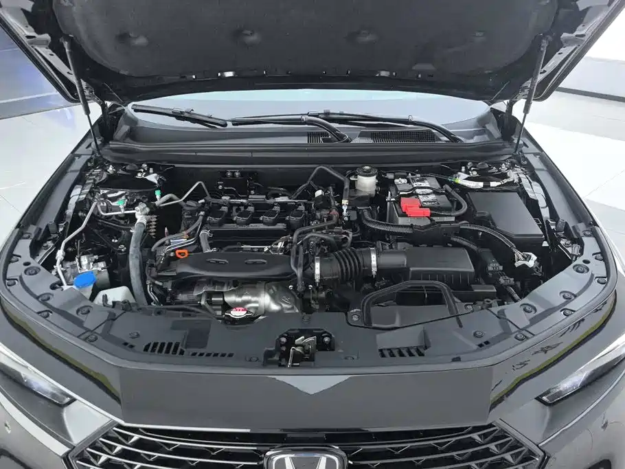 Honda Accord — фото 10