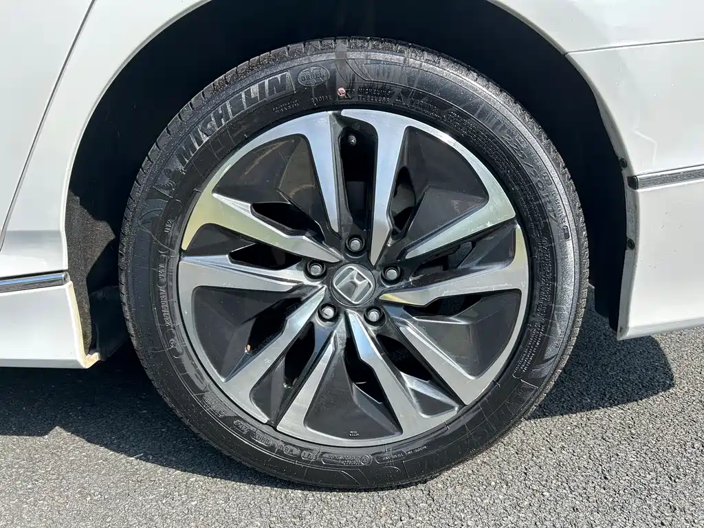 Honda Accord — фото 11