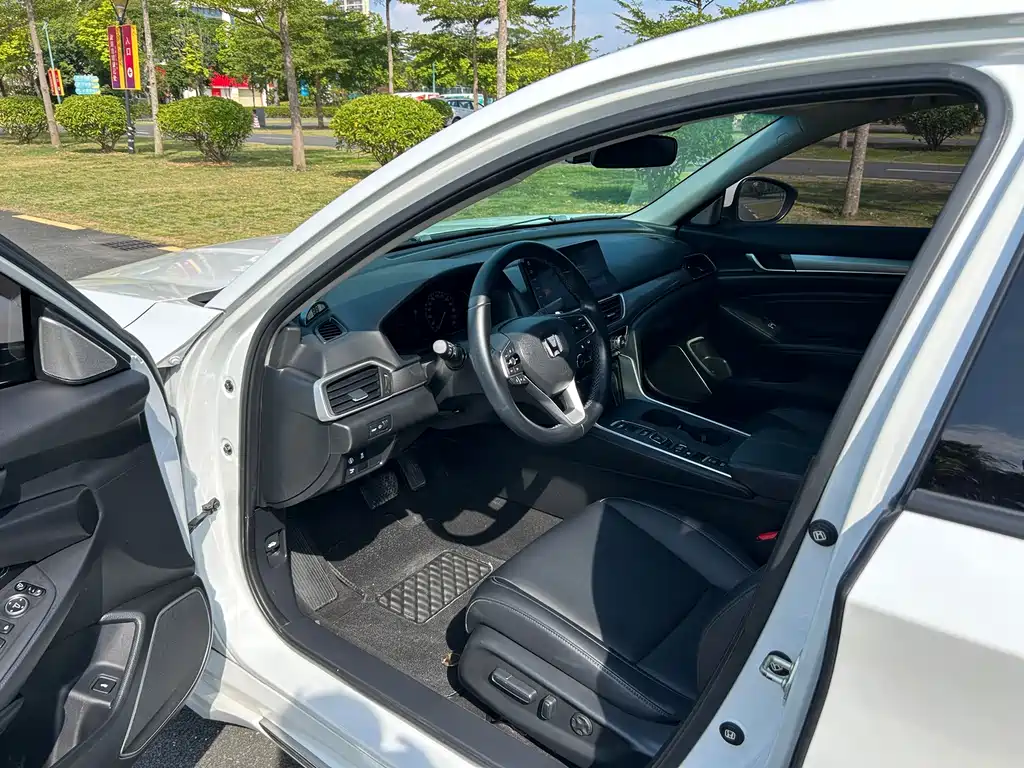 Honda Accord — фото 4