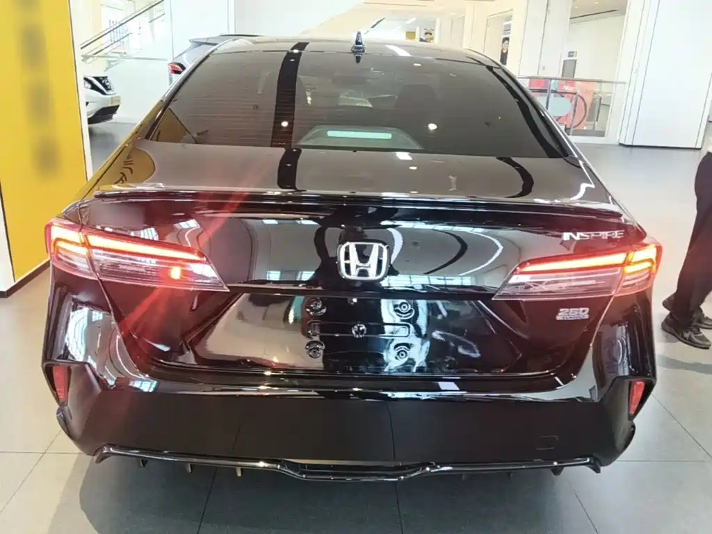 Honda Inspire — фото 6
