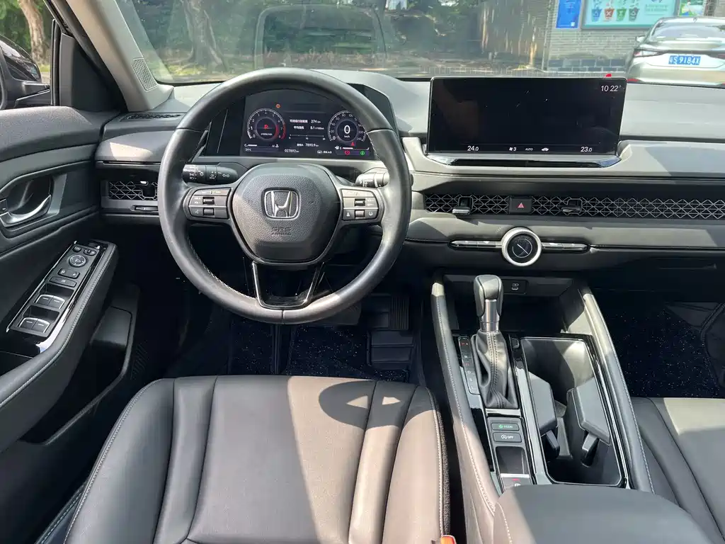 Honda Accord — фото 9