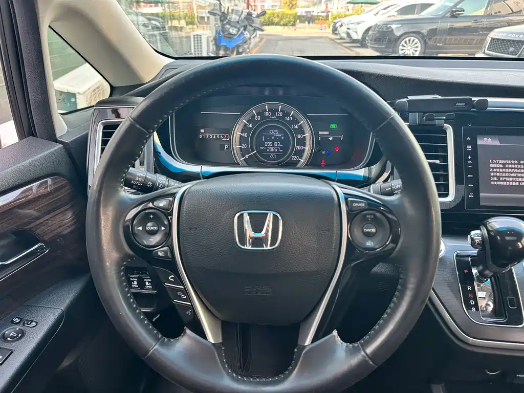 Honda Elysion — фото 10
