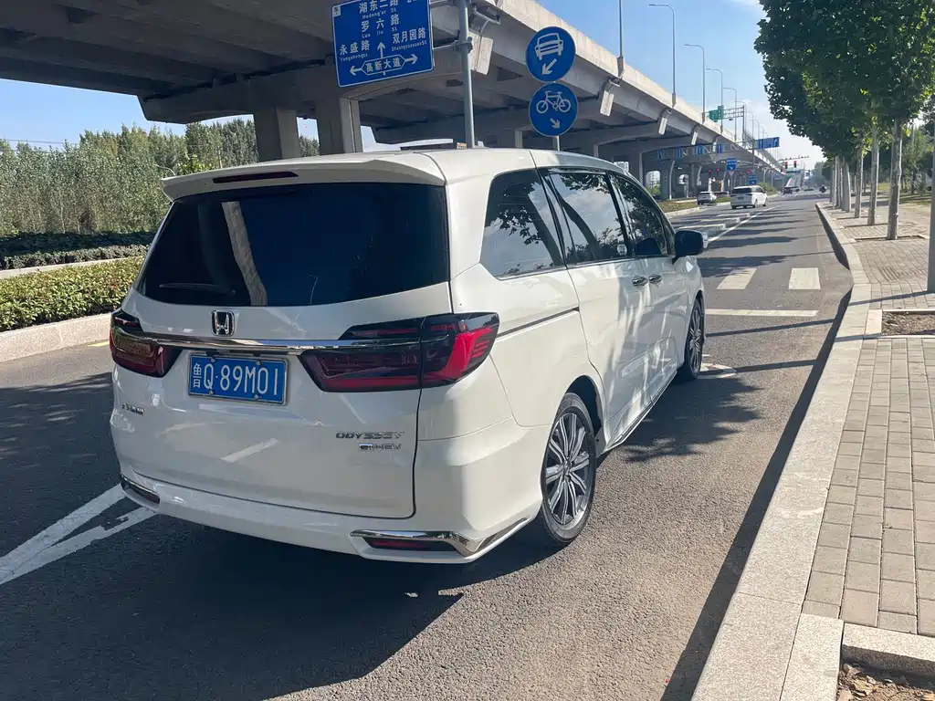 Honda Odyssey — фото 10