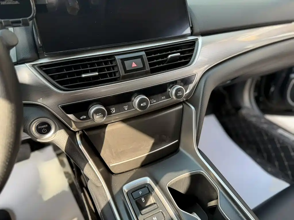 Honda Accord — фото 13