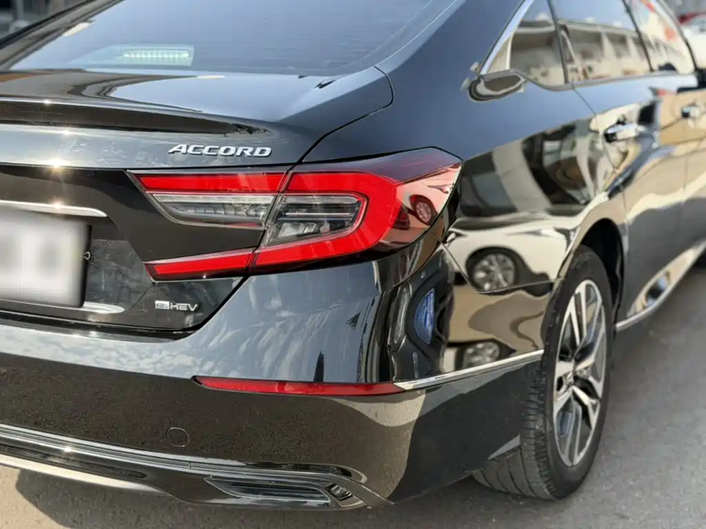 Honda Accord — фото 7