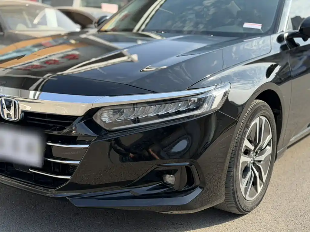 Honda Accord — фото 9