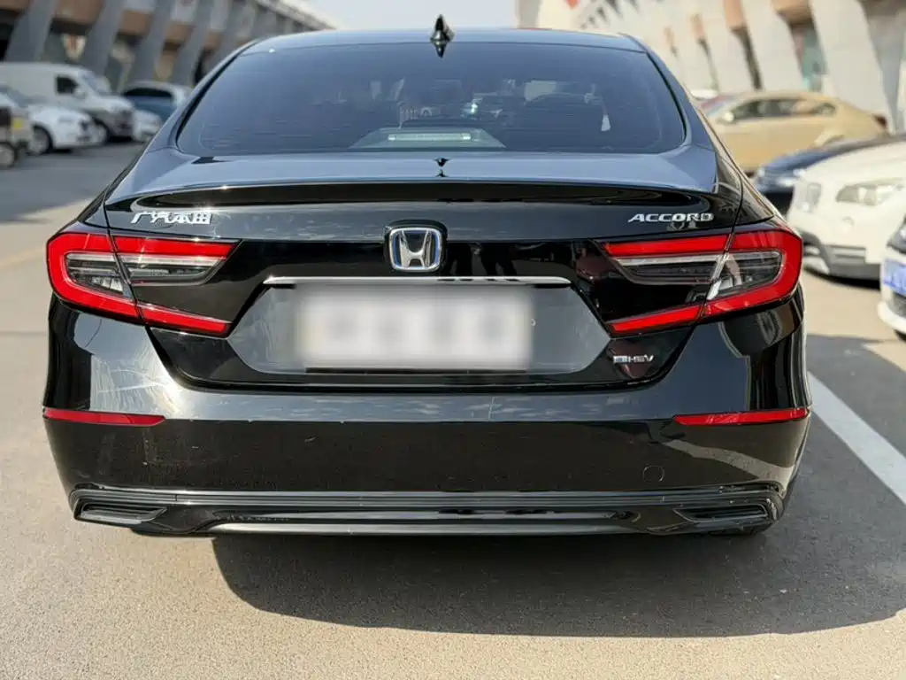 Honda Accord — фото 10