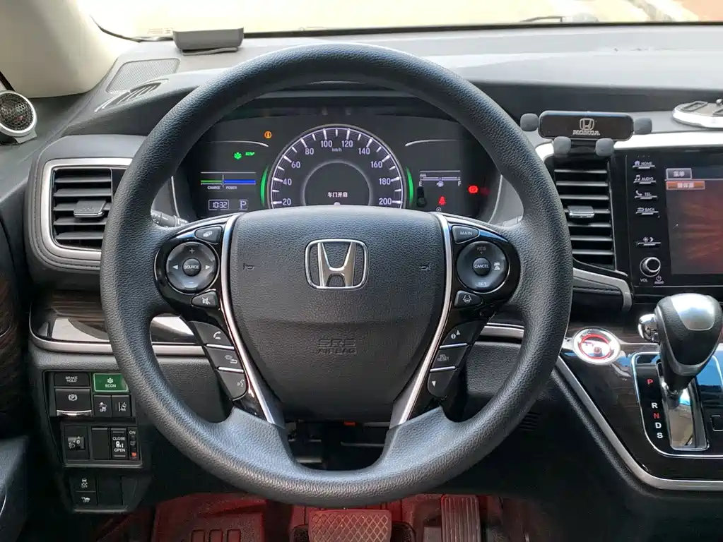 Honda Odyssey — фото 13