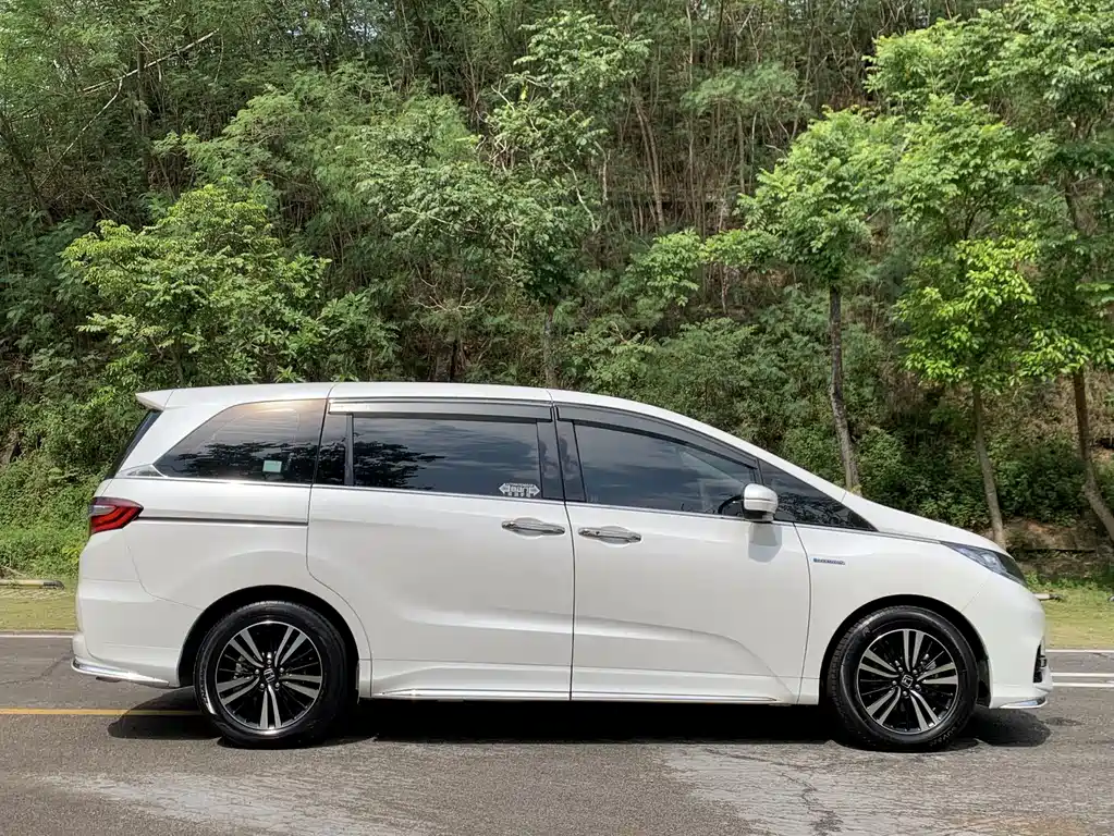 Honda Odyssey — фото 15