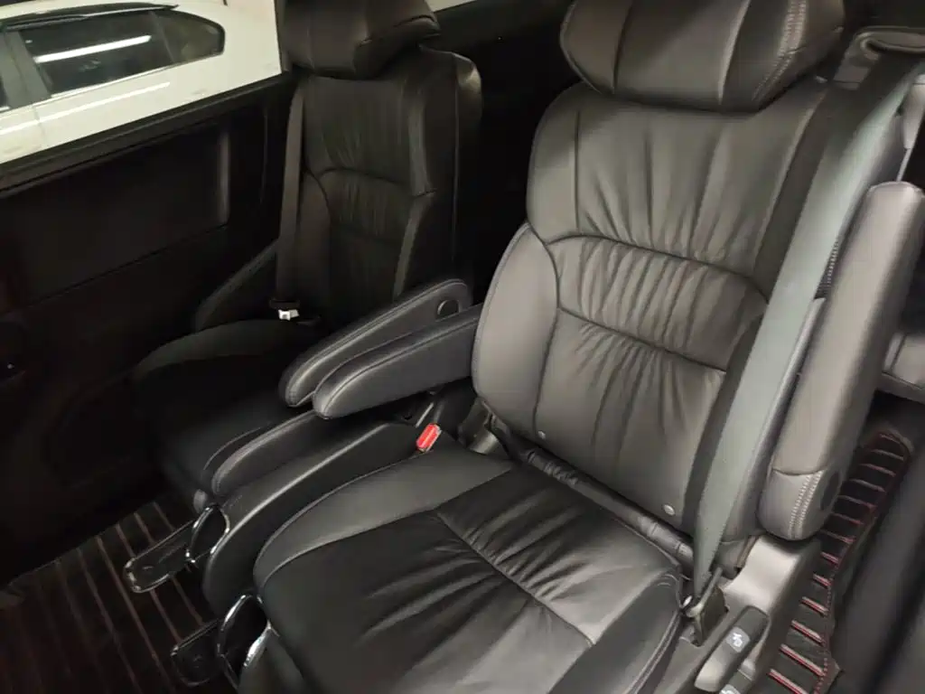 Honda Odyssey — фото 17