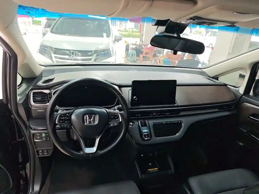 Honda Odyssey — фото 10