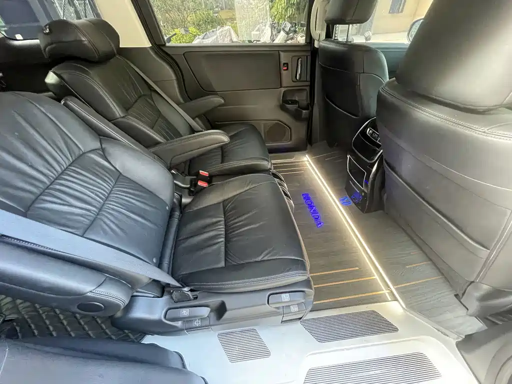 Honda Odyssey — фото 10