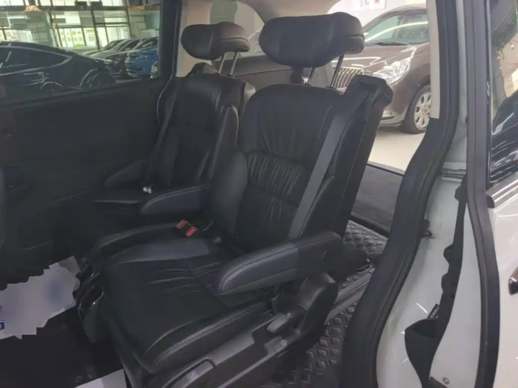 Honda Odyssey — фото 17