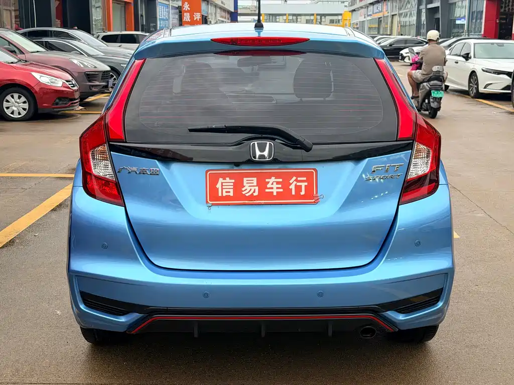 Honda Fit — фото 5
