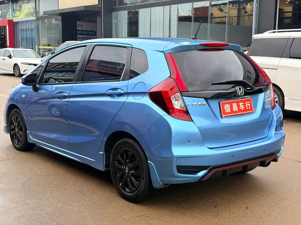 Honda Fit — фото 6