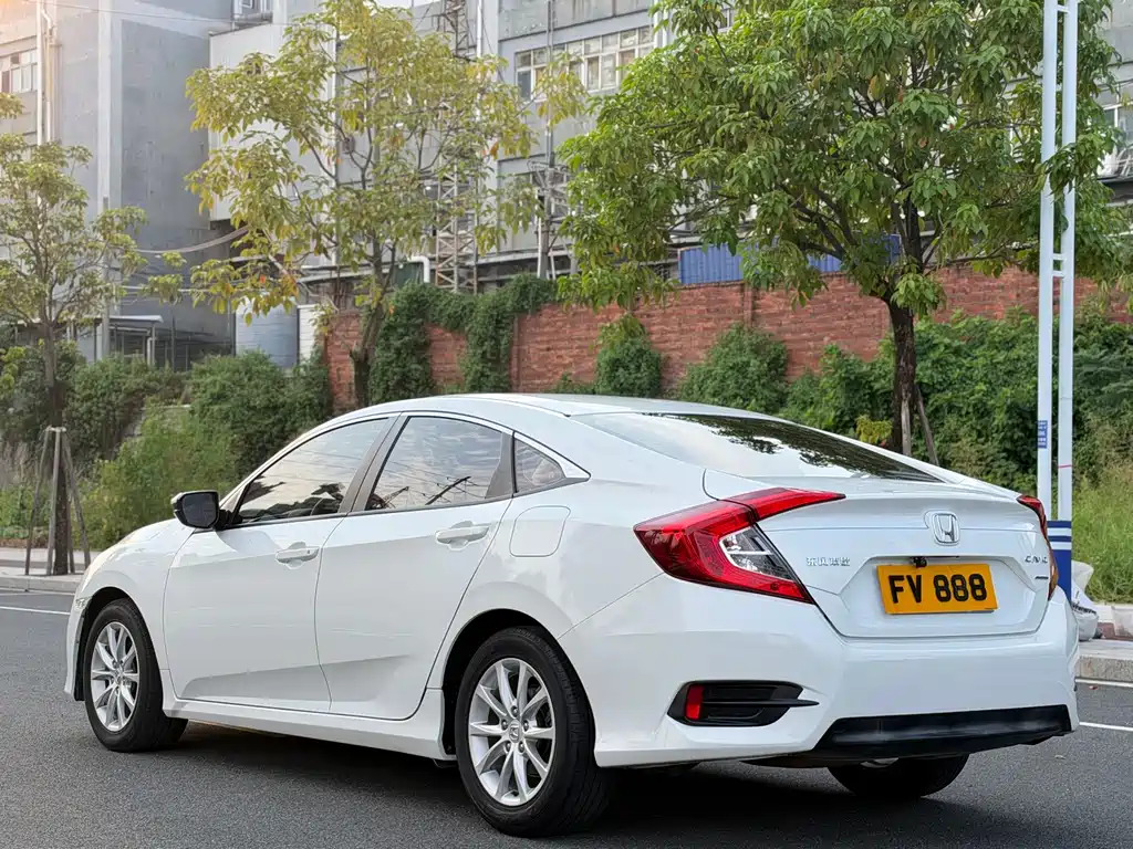 Honda Civic — фото 7