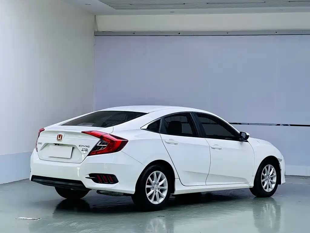 Honda Civic — фото 6