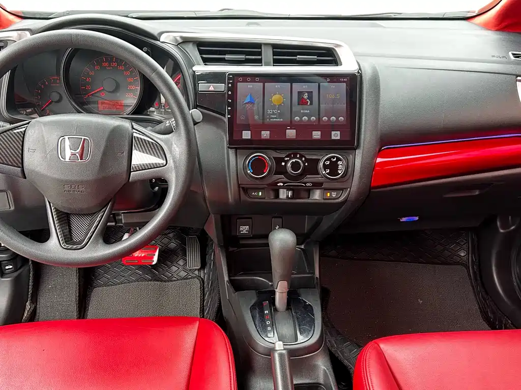 Honda Fit — фото 14