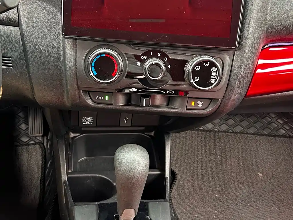 Honda Fit — фото 17