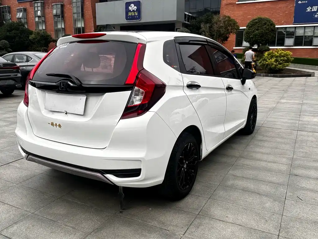 Honda Fit — фото 3