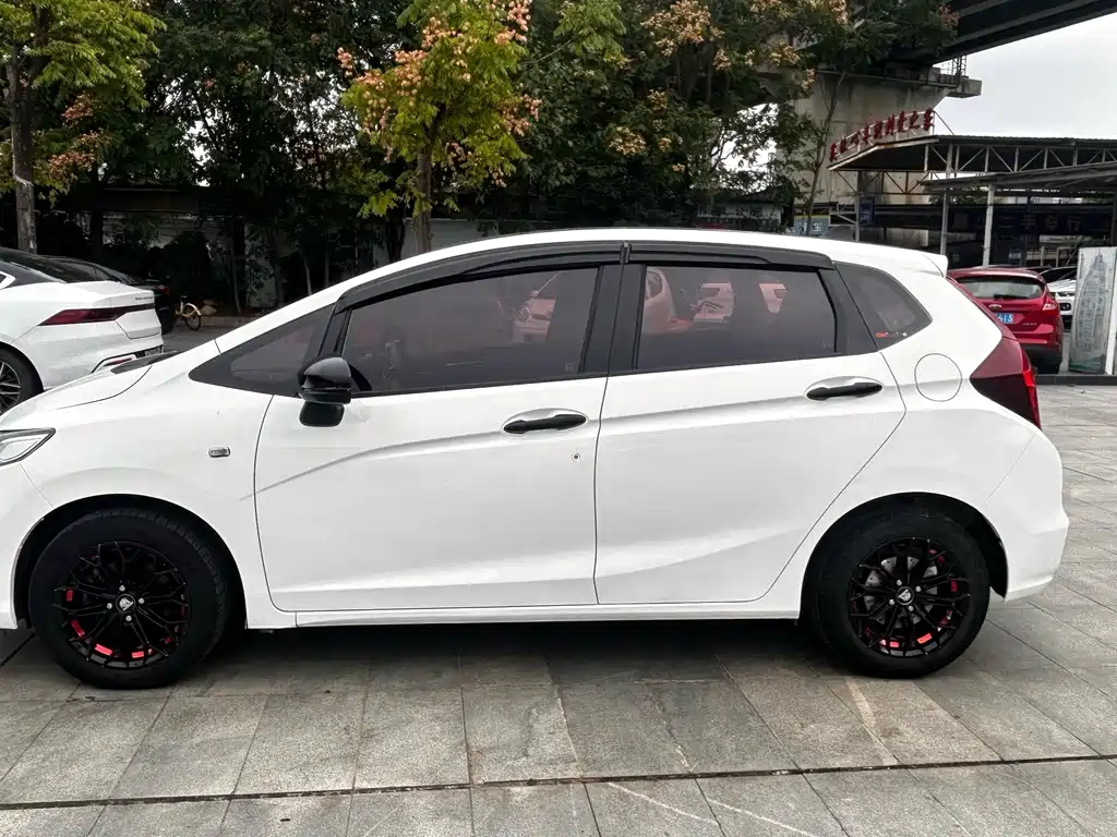 Honda Fit — фото 6