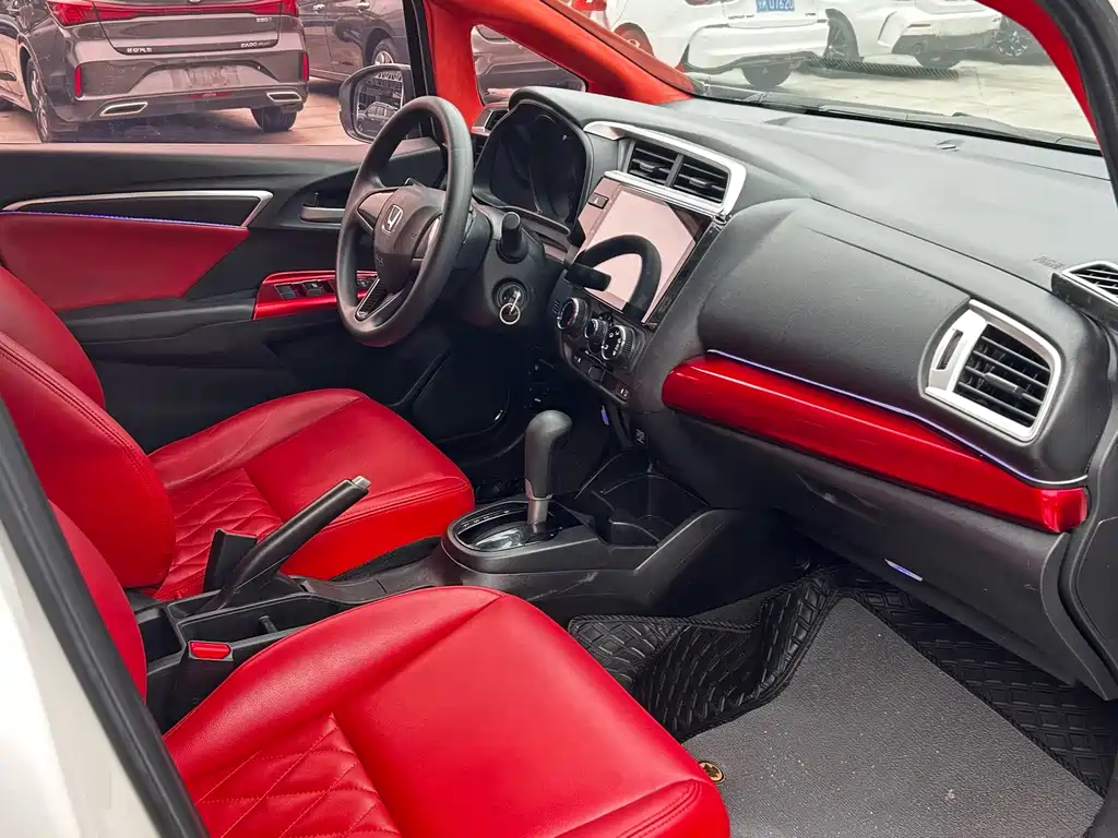 Honda Fit — фото 8