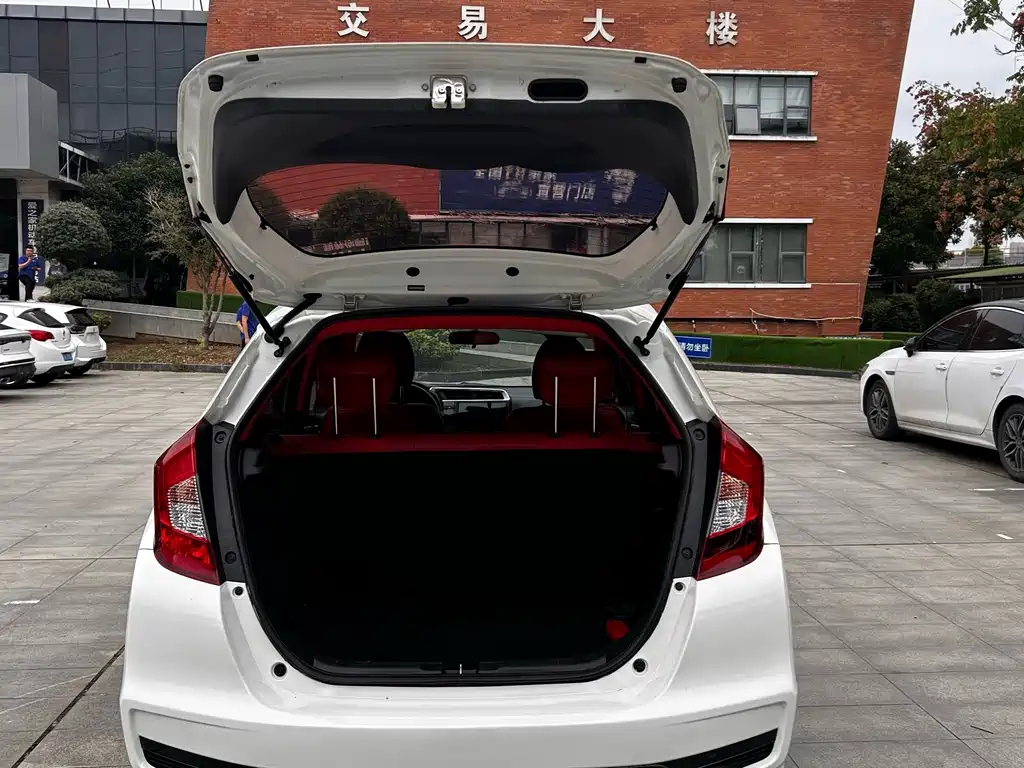 Honda Fit — фото 9