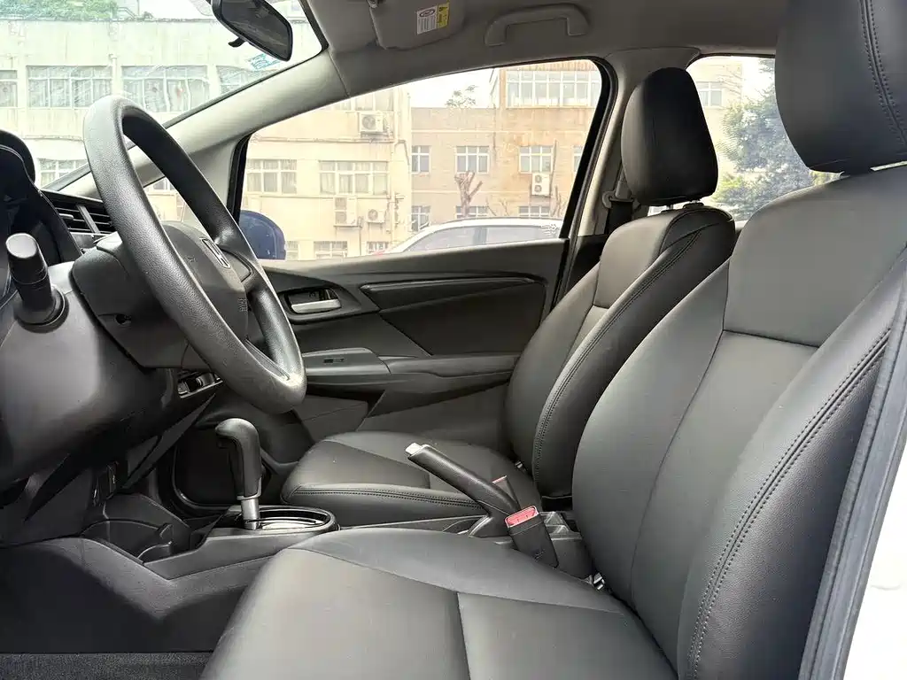 Honda Fit — фото 4
