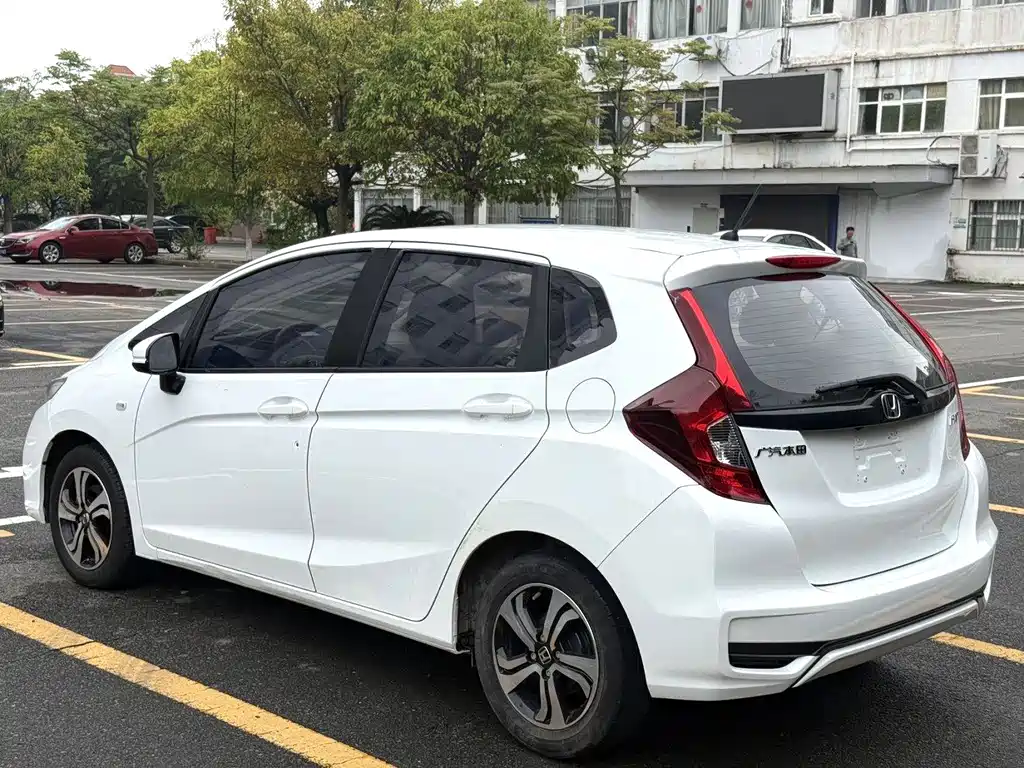 Honda Fit — фото 7