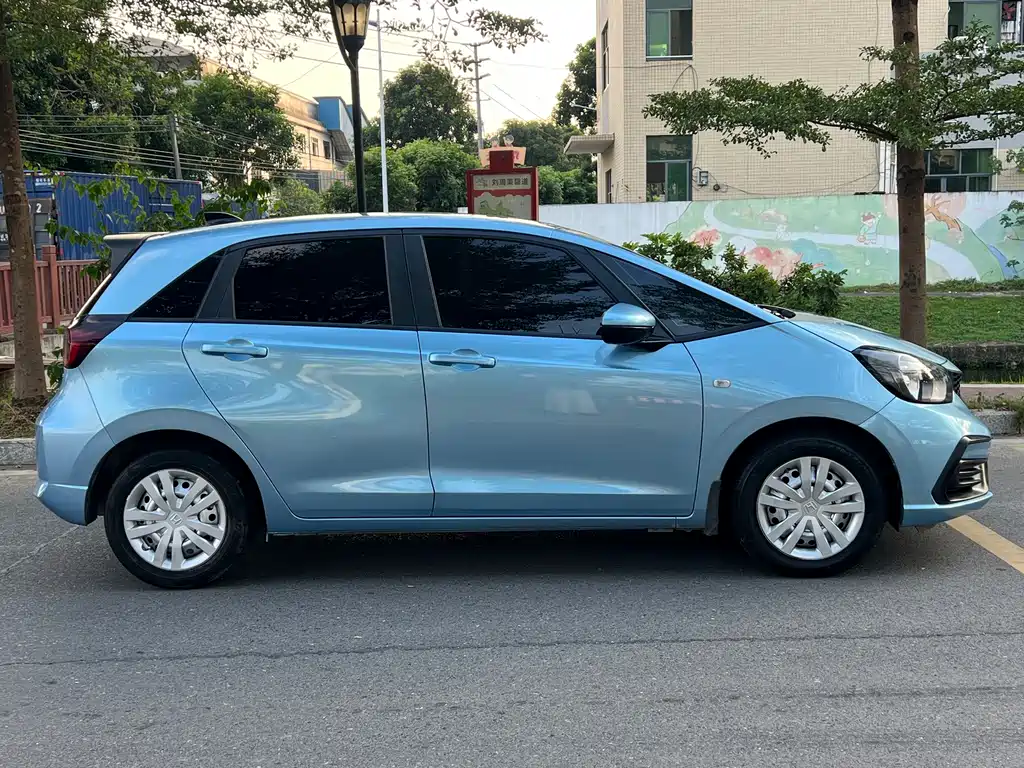 Honda Fit — фото 8