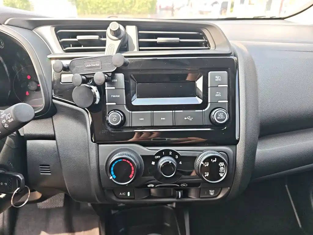 Honda Fit — фото 15